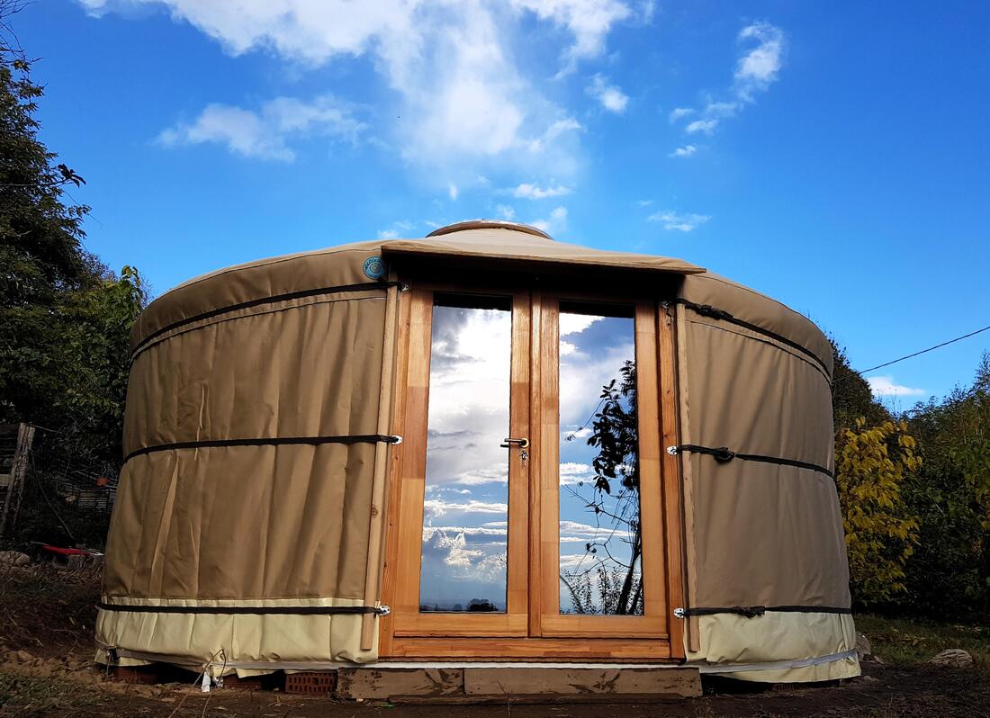 Vendita tenda Yurta-Yurt-Strutture uniche create per vivere la natura-Tende  per tutto l'anno realizzate su misura - Gioielli del Bosco